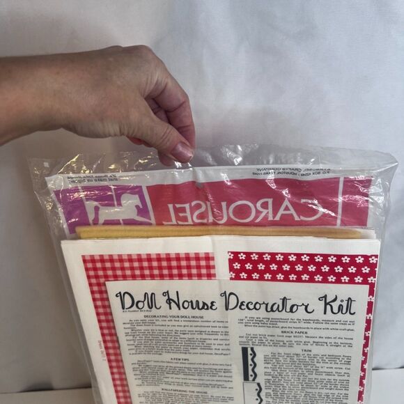 VTG Carousel Crafts Doll House Decorator Kit Wallpaper Doll Furniture Clothes - Picture 13 of 13